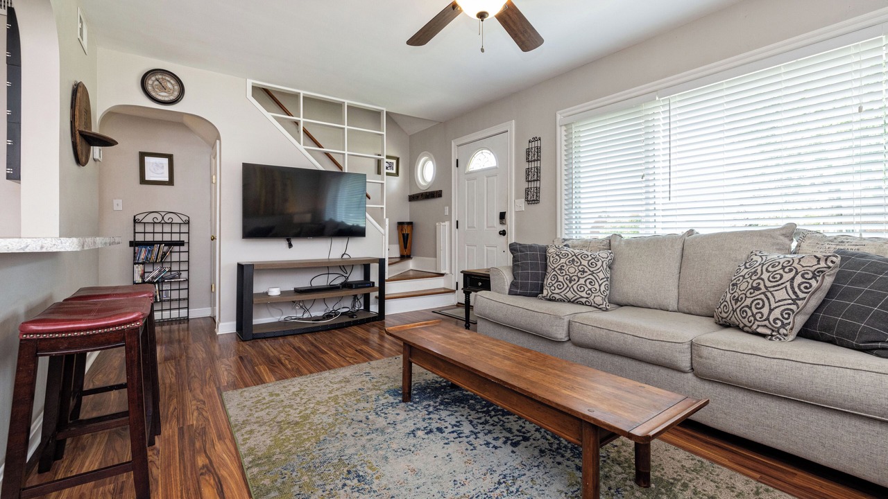 Photo of Livingroom in Hikes Point