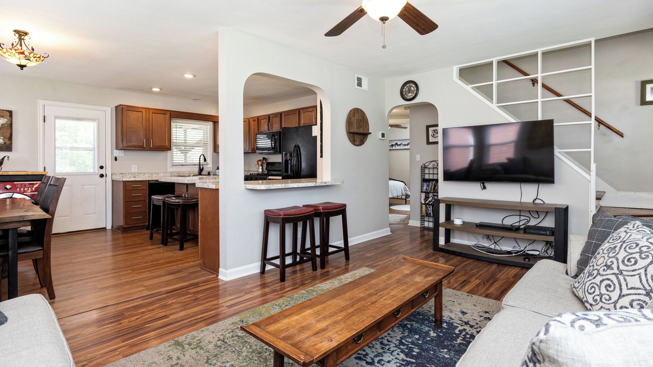 Photo of Livingroom in Hikes Point