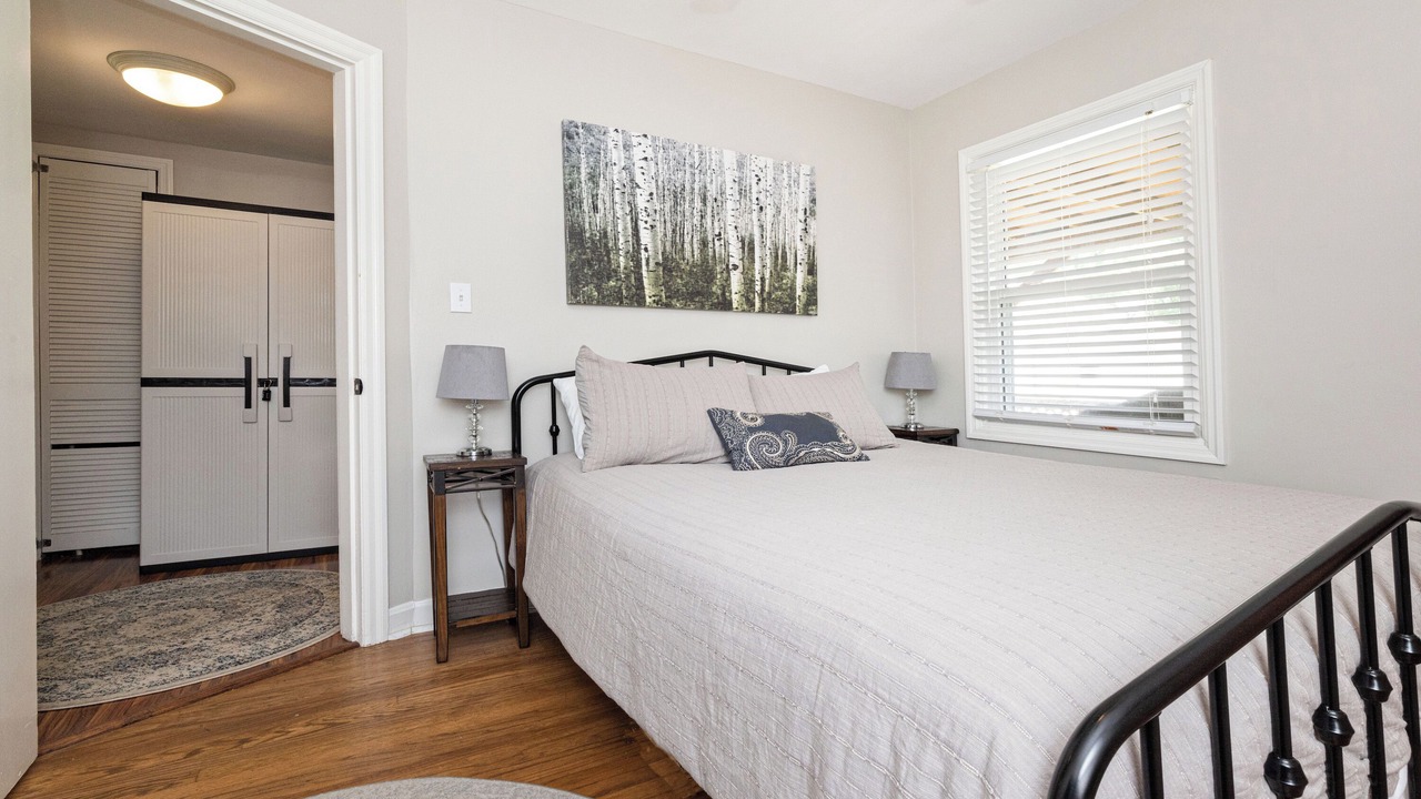 Photo of Bedroom in Hikes Point