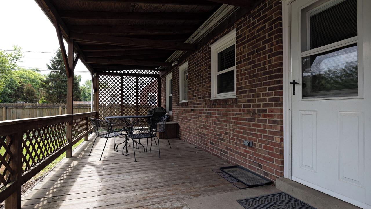 Photo of Outdoor in Hikes Point
