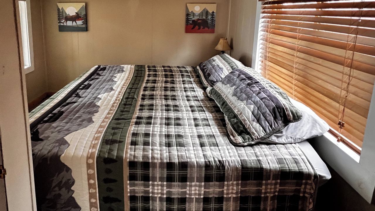 Photo of Bedroom in Grove