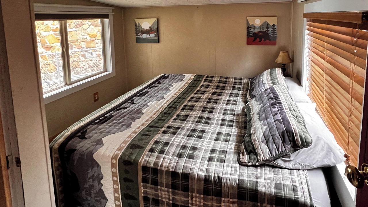Photo of Bedroom in Grove