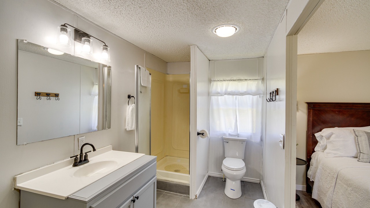 Photo of Bathroom in Newhebron