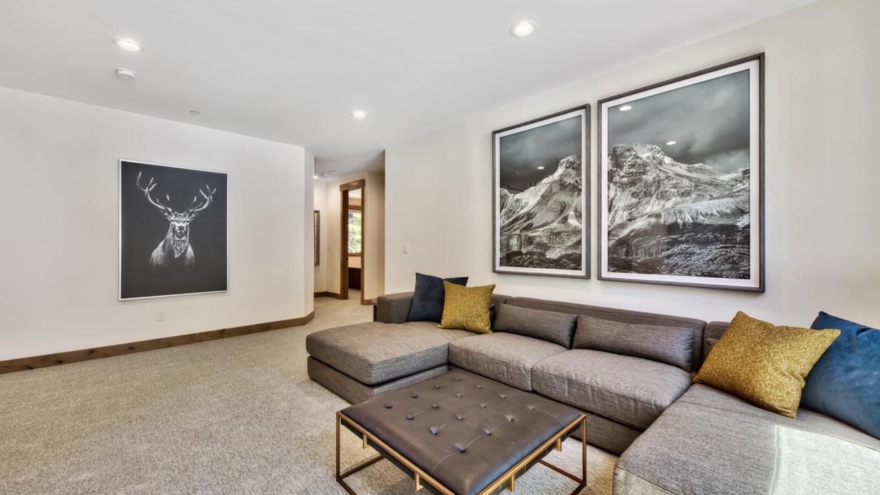 Photo of Livingroom in Kingswood Estates
