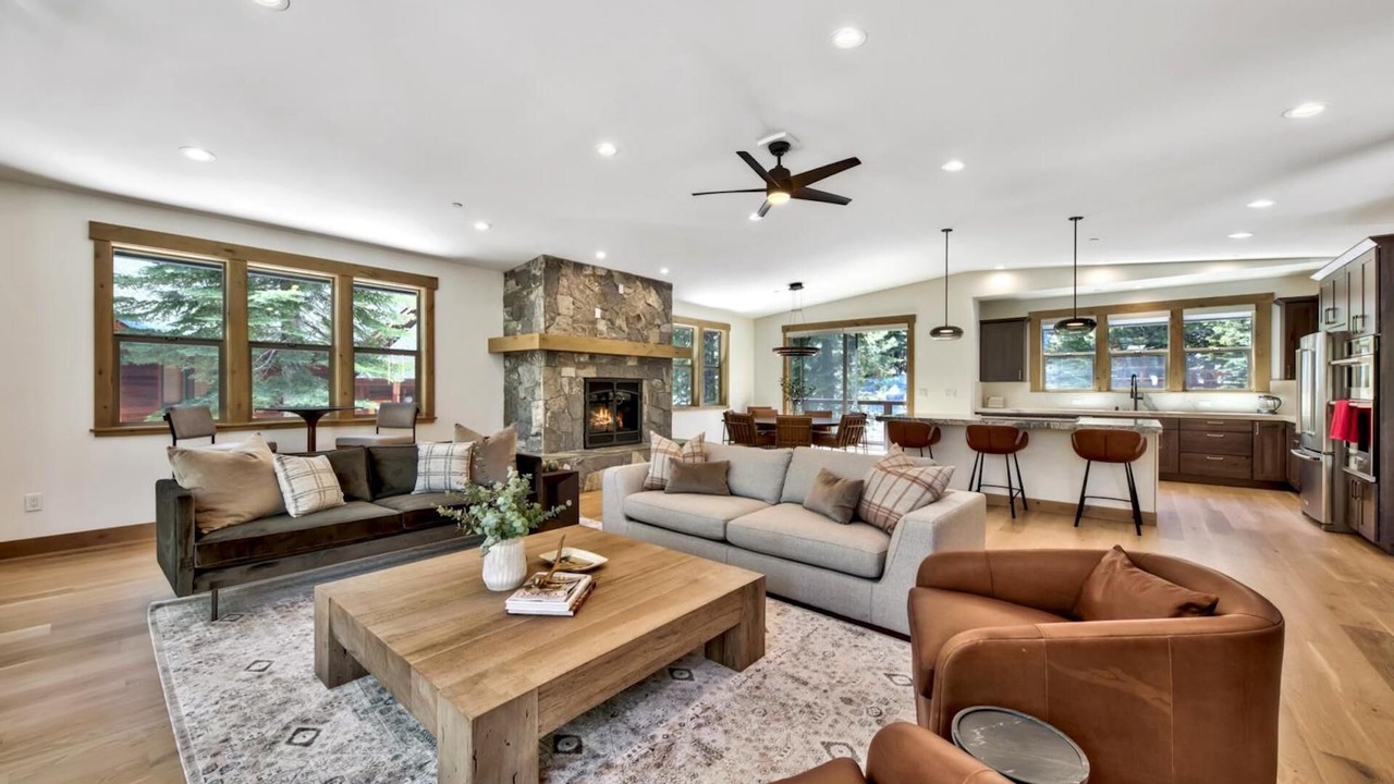 Photo of Livingroom in Kingswood Estates