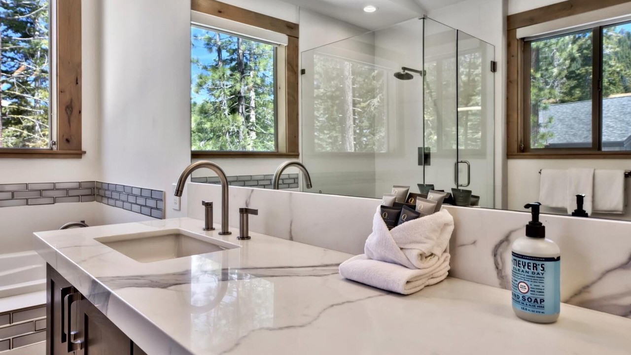 Photo of Bathroom in Kingswood Estates