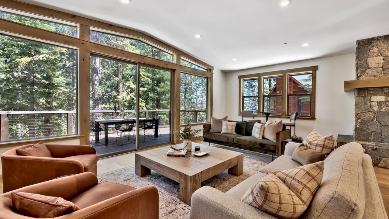 Photo of Livingroom in Kingswood Estates
