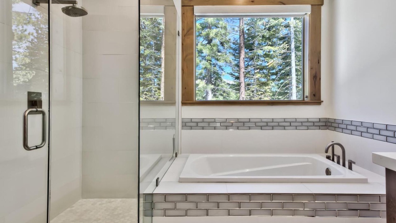 Photo of Bathroom in Kingswood Estates