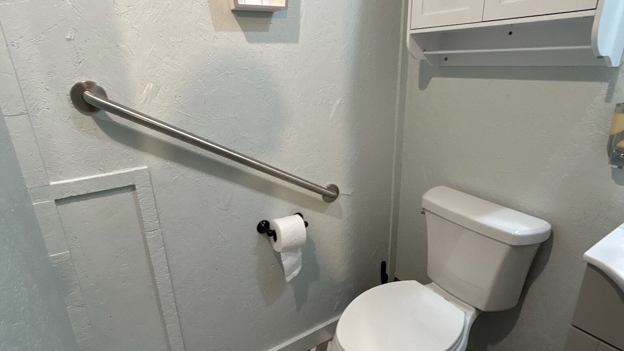 Photo of Bathroom in Pottsboro
