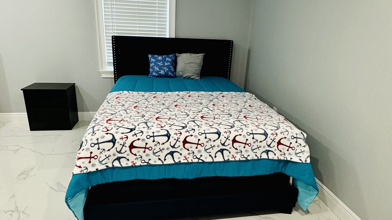 Photo of Bedroom in Sunshine