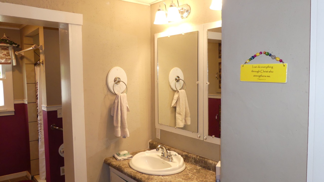 Photo of Bathroom in Toccoa