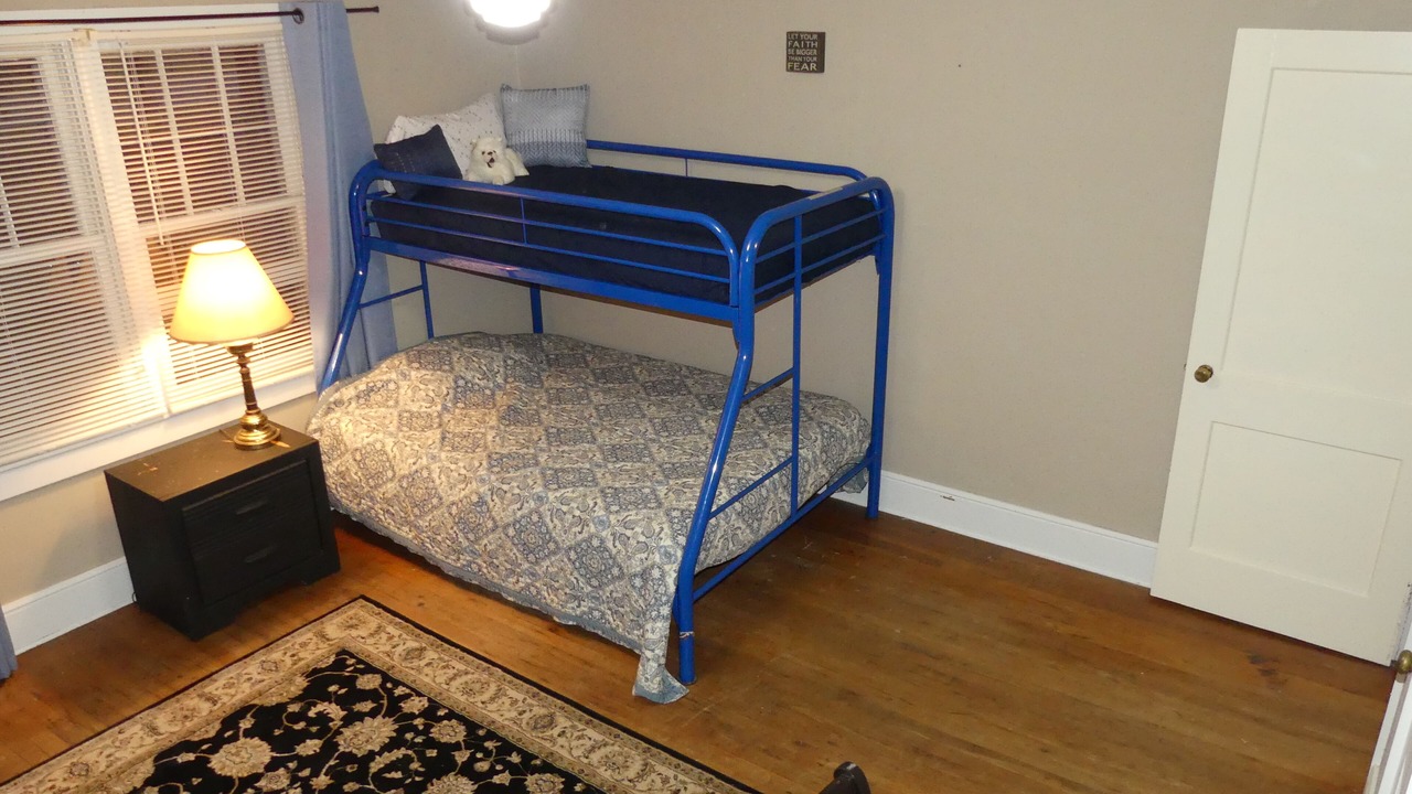 Photo of Bedroom in Toccoa