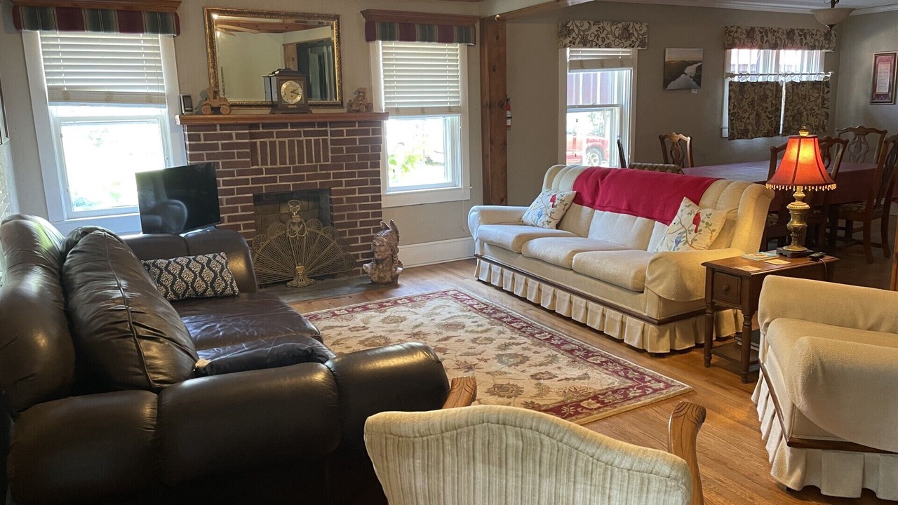 Photo of Bedroom in Toccoa