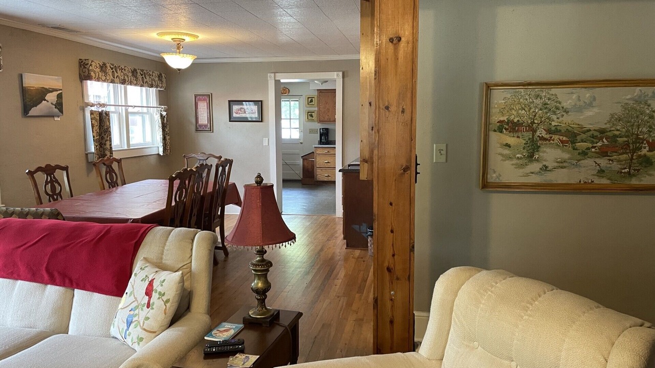 Photo of Livingroom in Toccoa