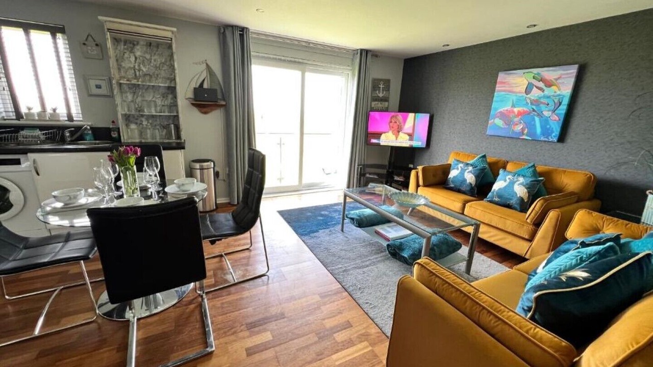 Photo of Livingroom in Crynant