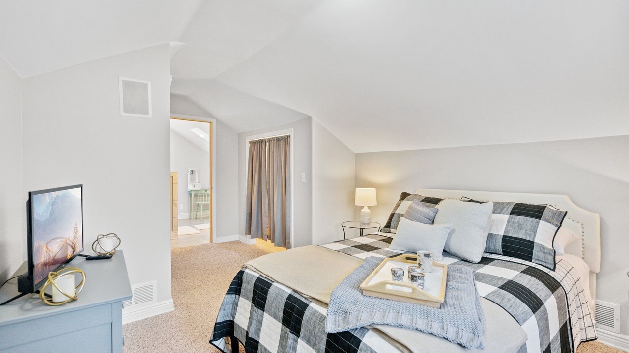 Photo of Bedroom in Hudson