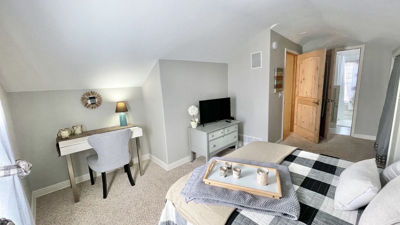 Photo of Bedroom in Hudson