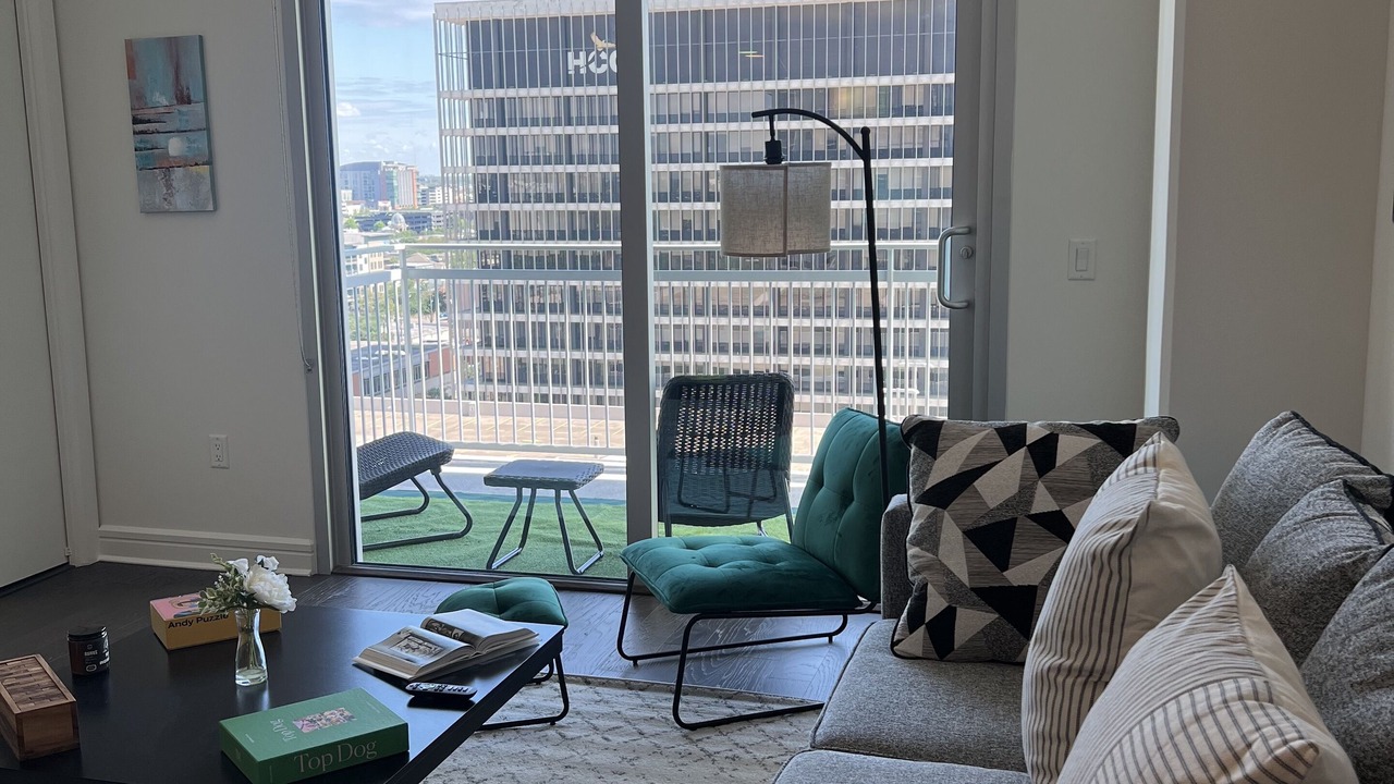 Photo of Livingroom in Midtown