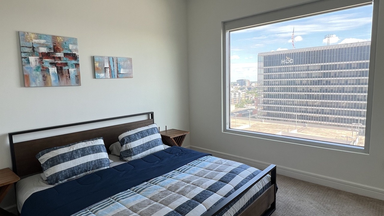 Photo of Bedroom in Midtown