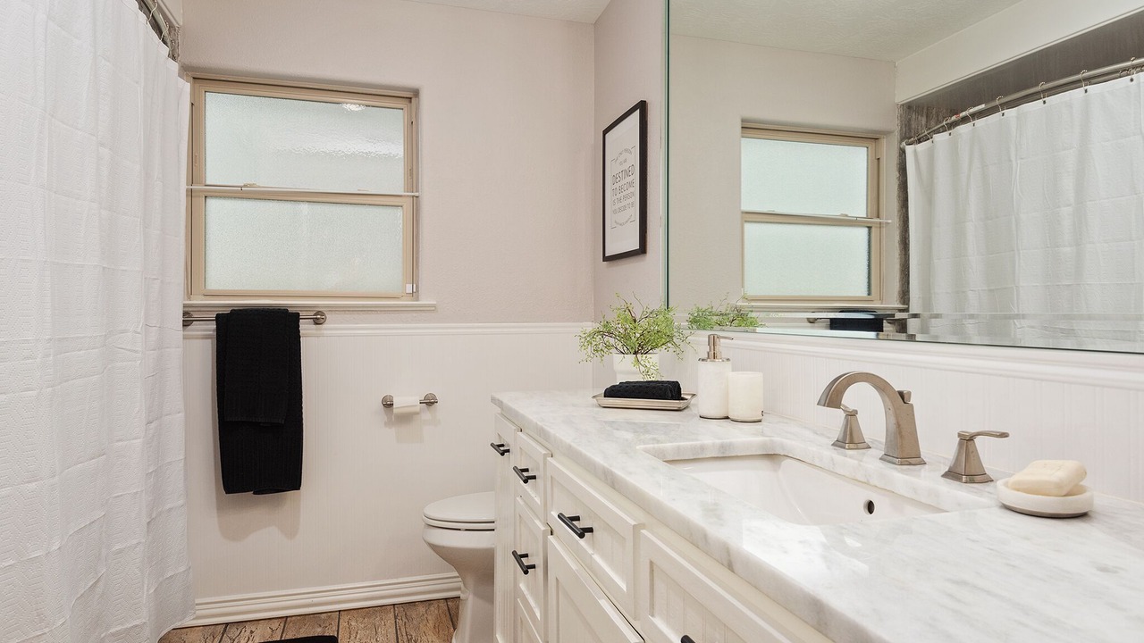 Photo of Bathroom in La Marque