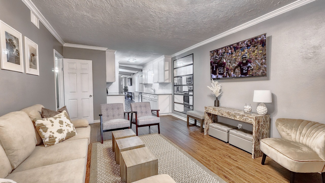 Photo of Livingroom in College Station