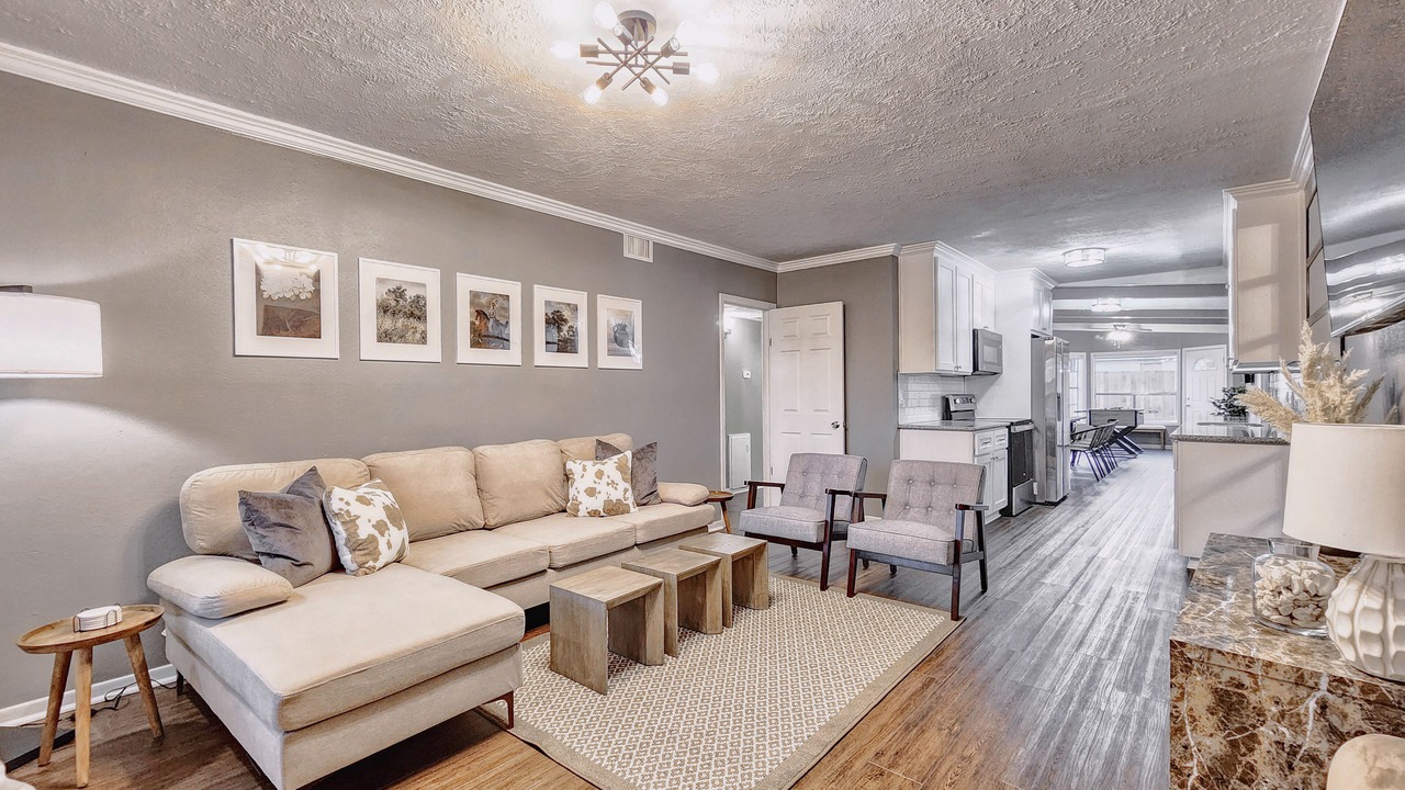 Photo of Livingroom in College Station