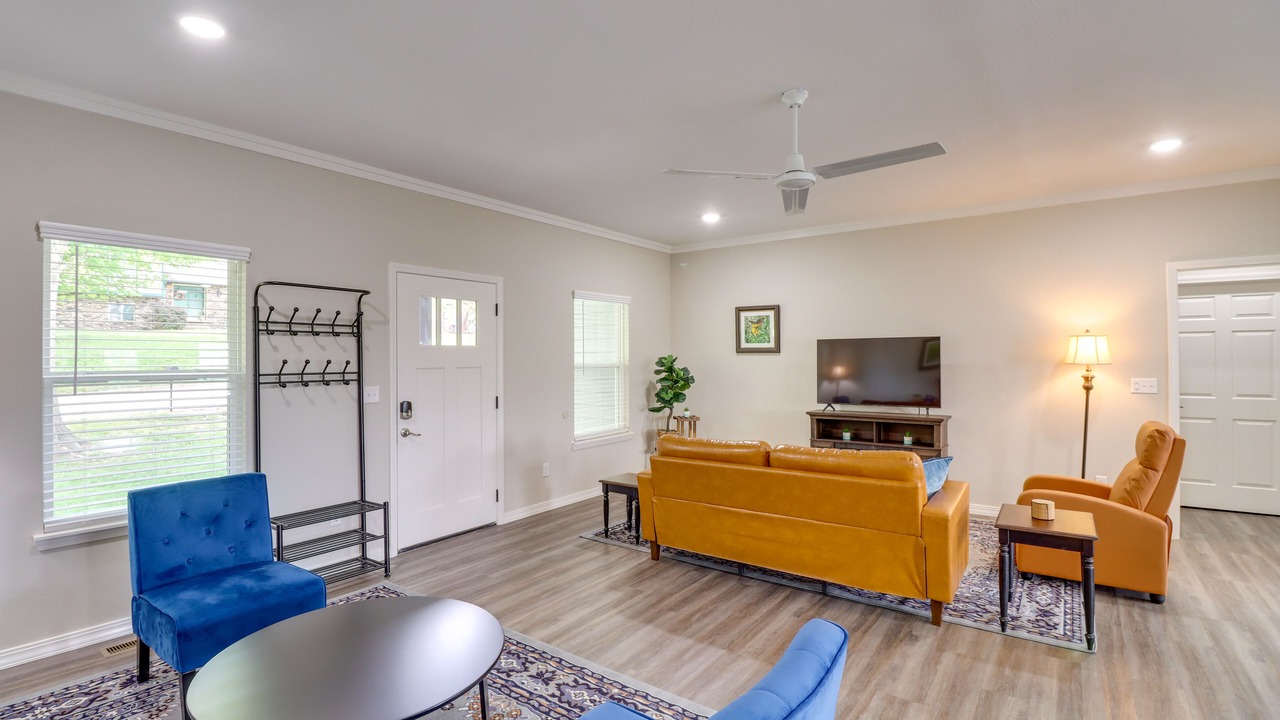 Photo of Livingroom in Harrison
