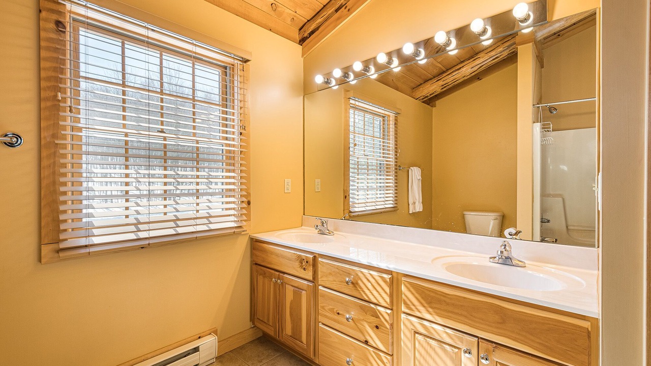 Photo of Bathroom in Mountainside