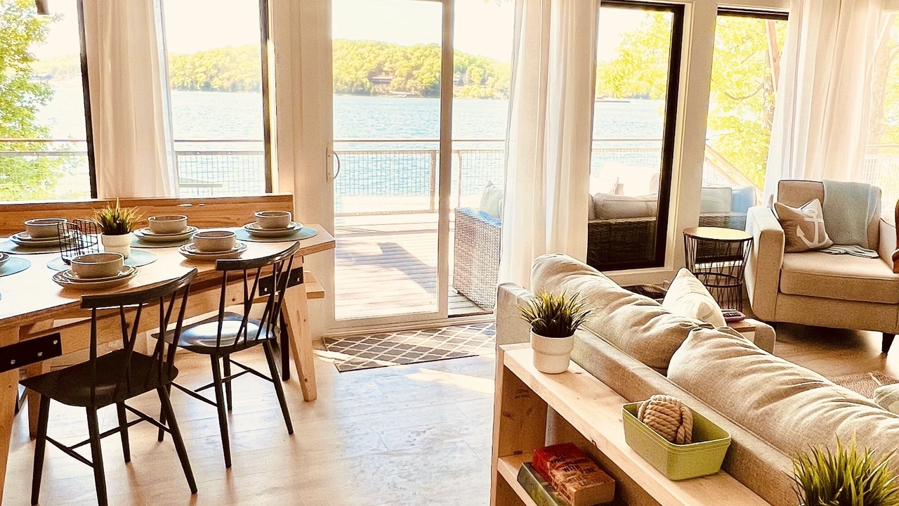 Photo of Livingroom in Linn Creek