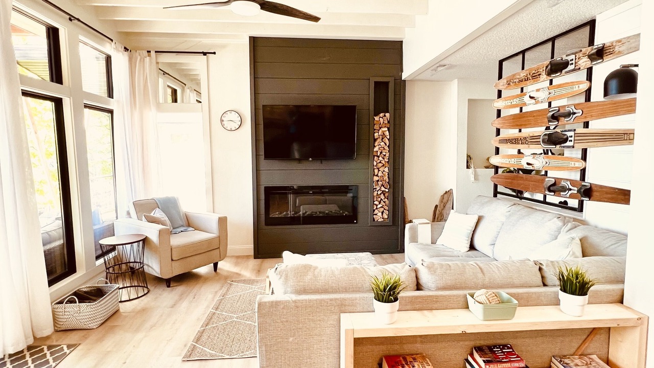 Photo of Livingroom in Linn Creek