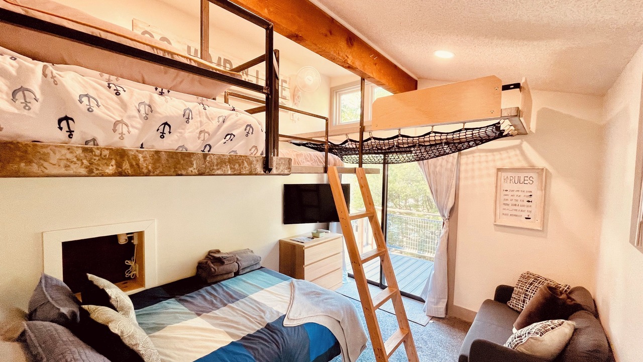 Photo of Bedroom in Linn Creek