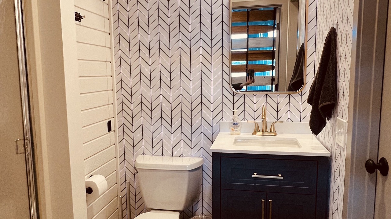 Photo of Bathroom in Linn Creek