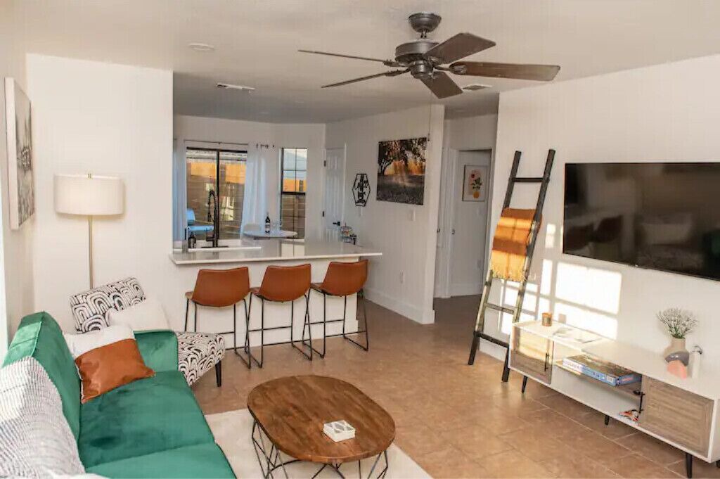Photo of Livingroom in Johnson City