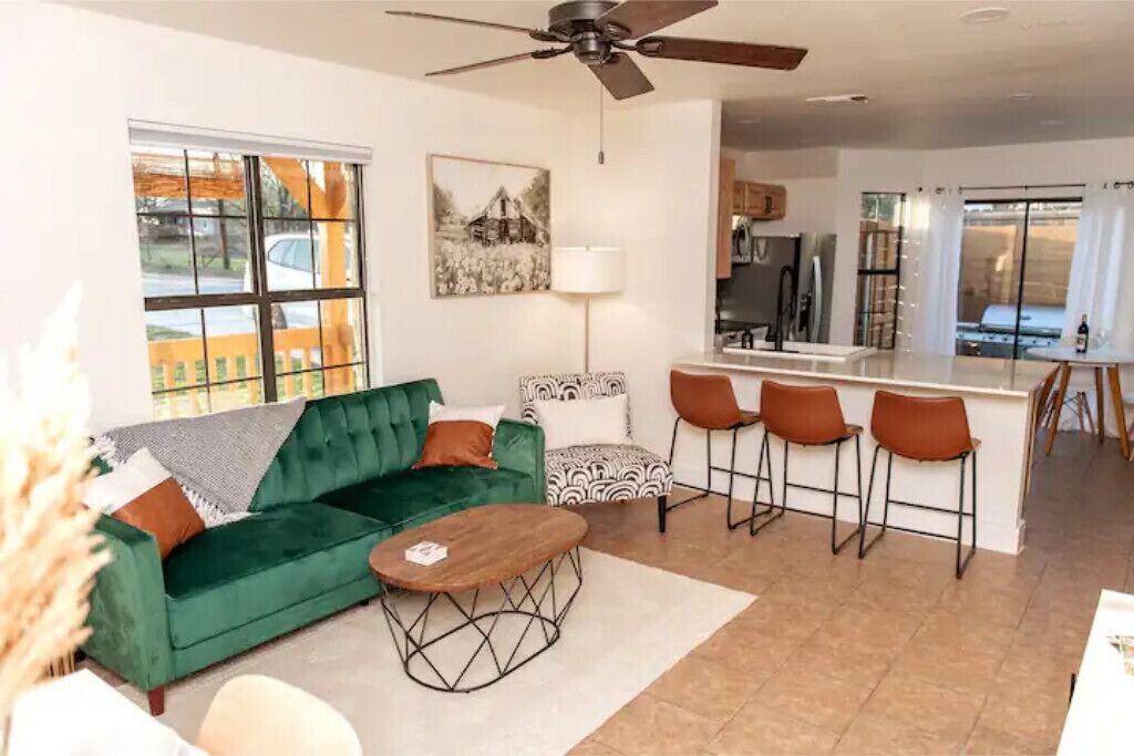 Photo of Livingroom in Johnson City