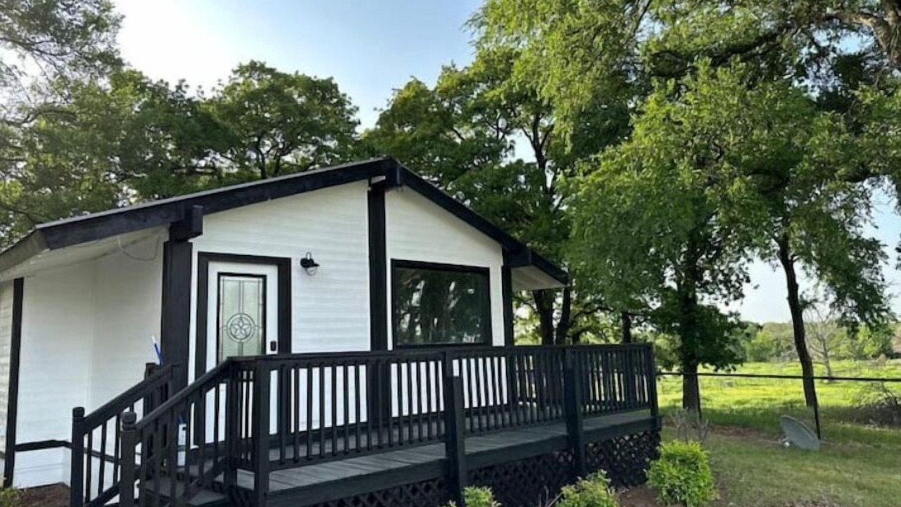 Photo of Outdoor in Era