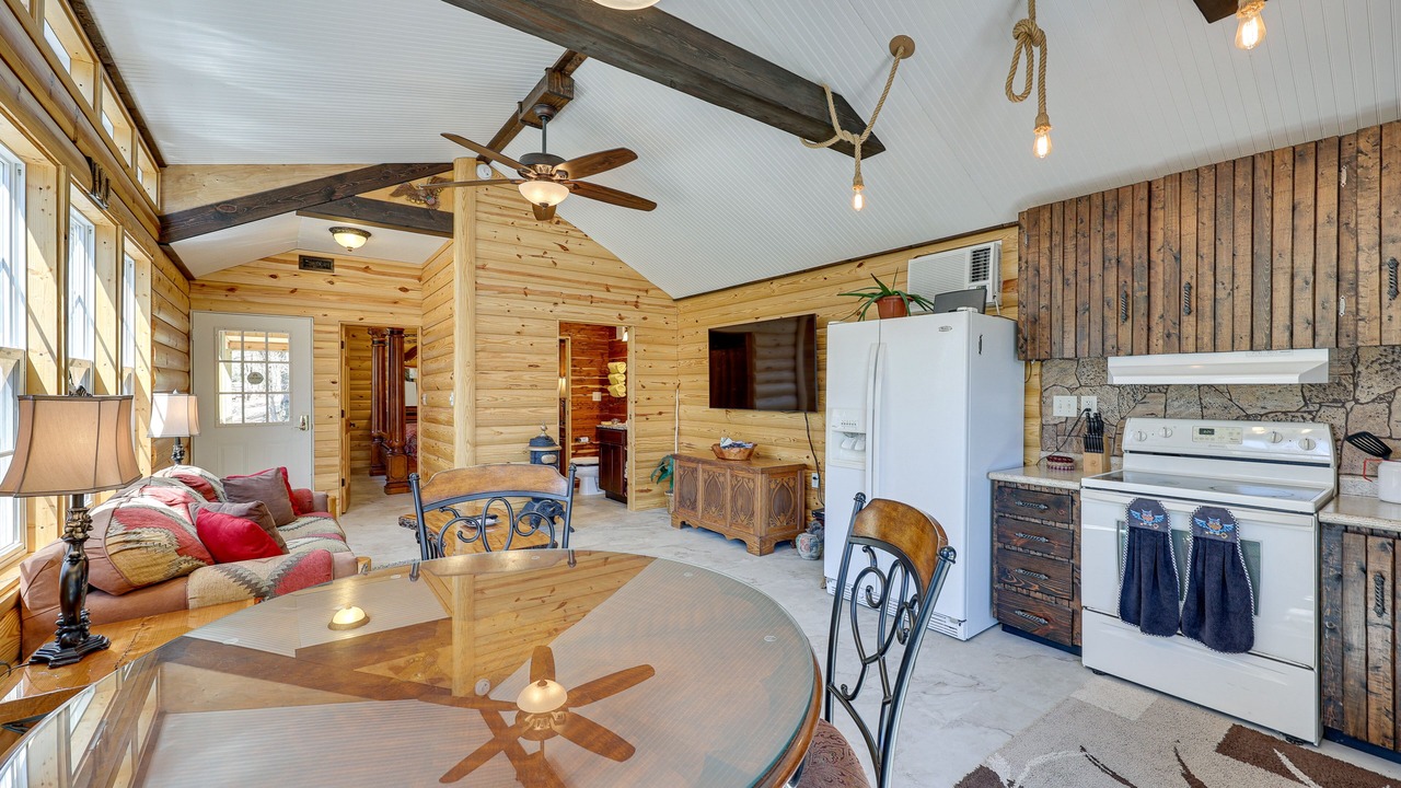 Photo of Livingroom in Eureka Springs