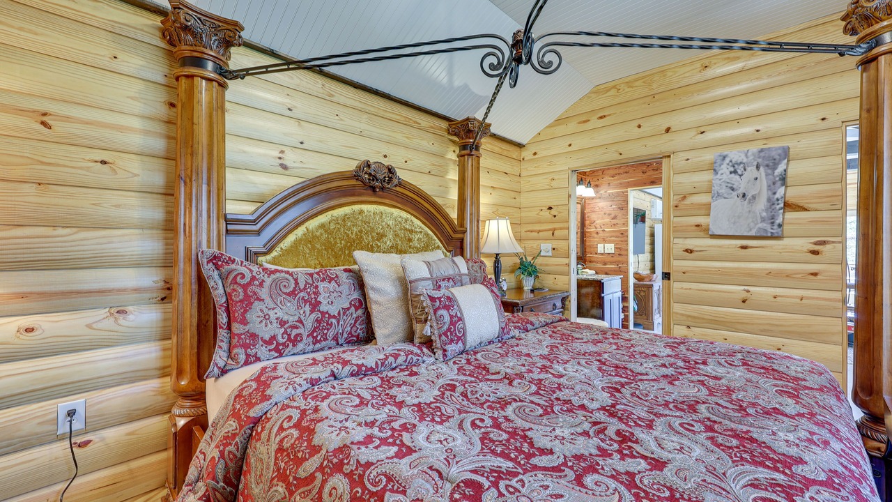 Photo of Bedroom in Eureka Springs