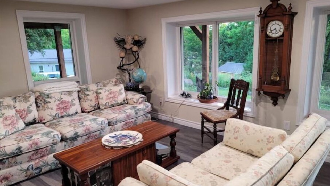 Photo of Livingroom in Tudor and Cashel