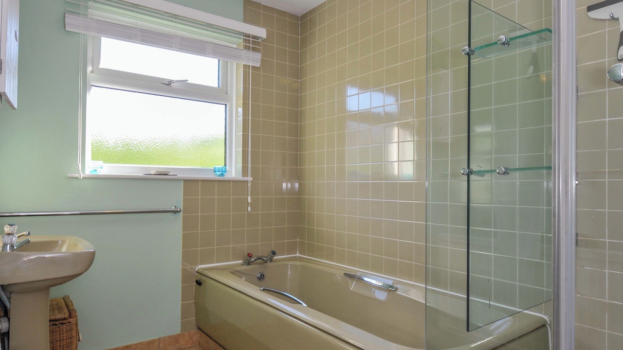 Photo of Bathroom in Trebetherick