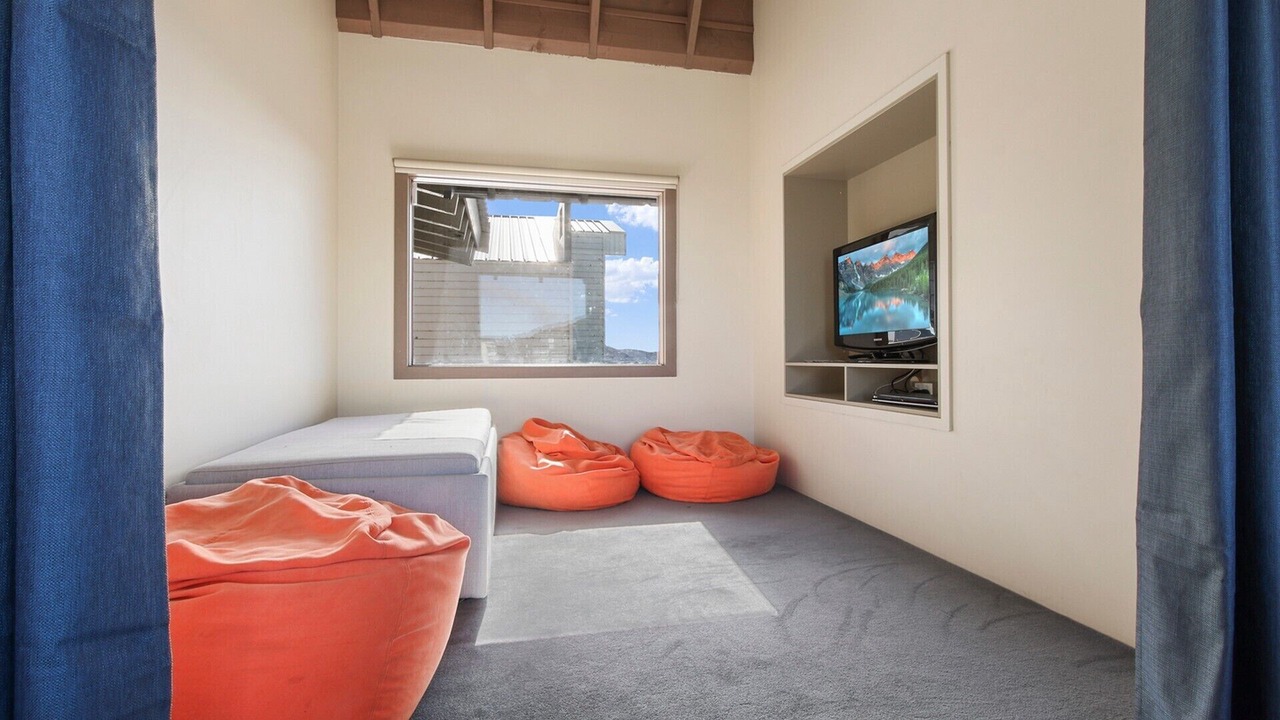 Photo of Others in Hotham Heights