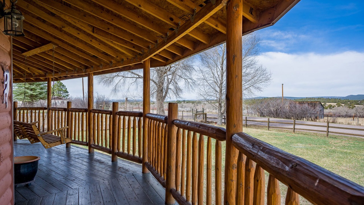 Photo of Patio Balcony in Los Ojos