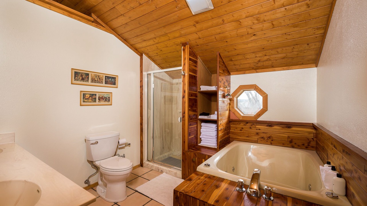 Photo of Bathroom in Los Ojos