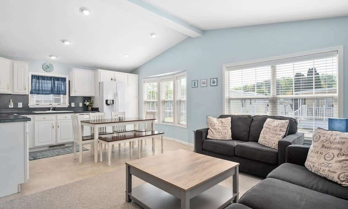 Photo of Livingroom in Ocean Pines