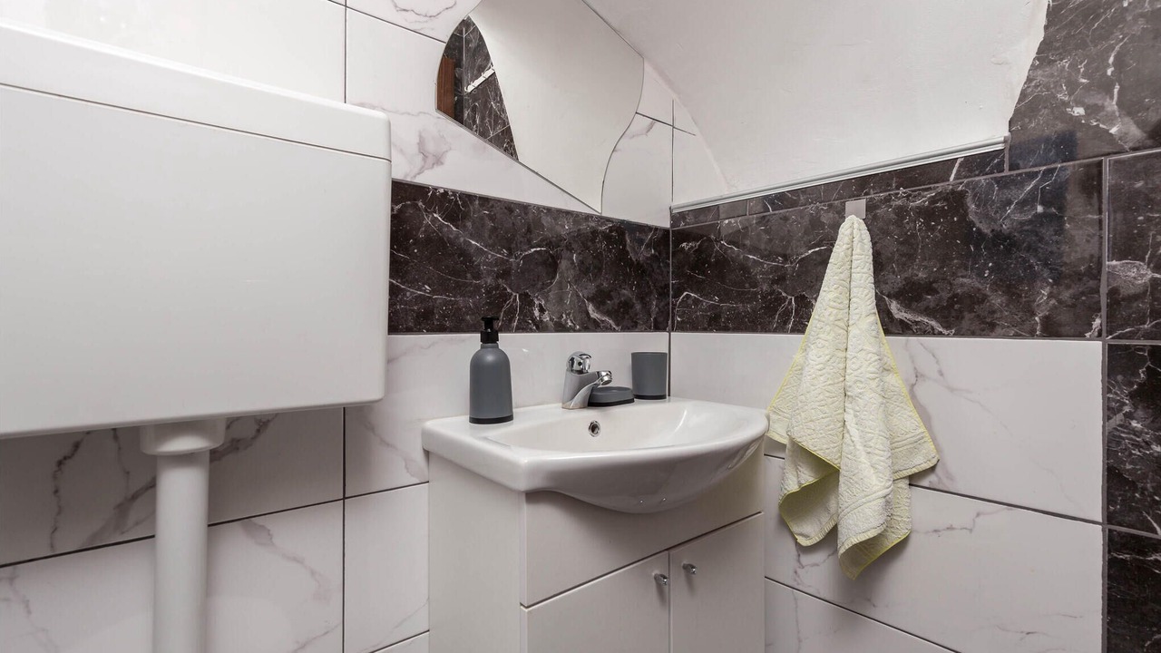 Photo of Bathroom in Jurdani