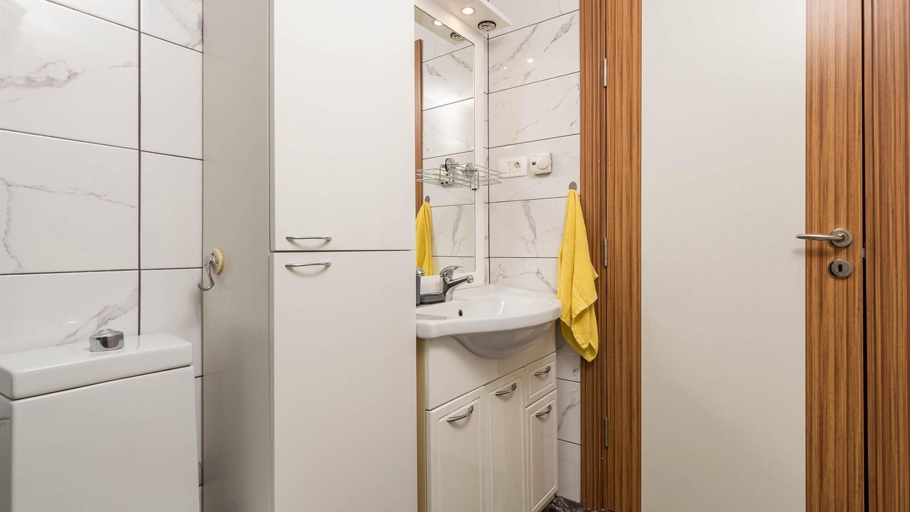 Photo of Bathroom in Jurdani