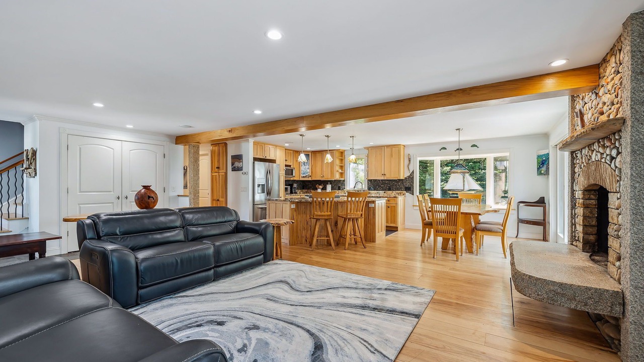 Photo of Livingroom in North Eastham