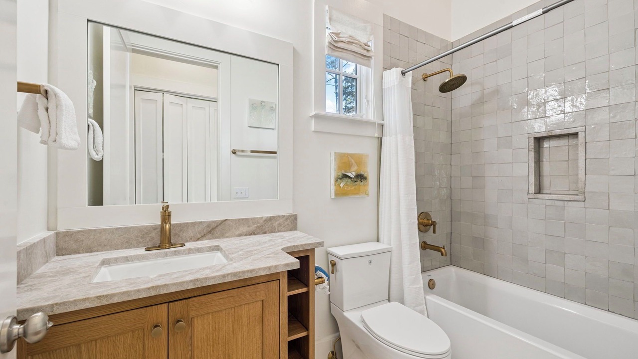 Photo of Bathroom in Forest District