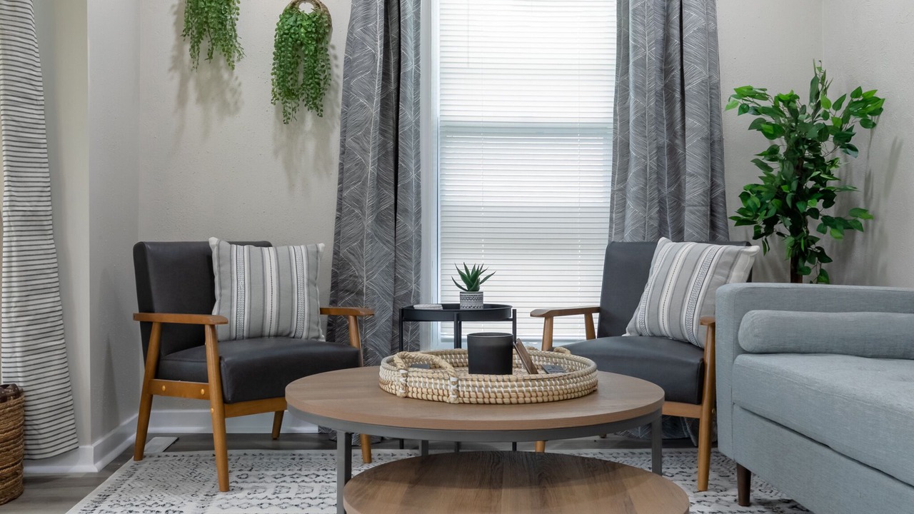 Photo of Livingroom in Lansing