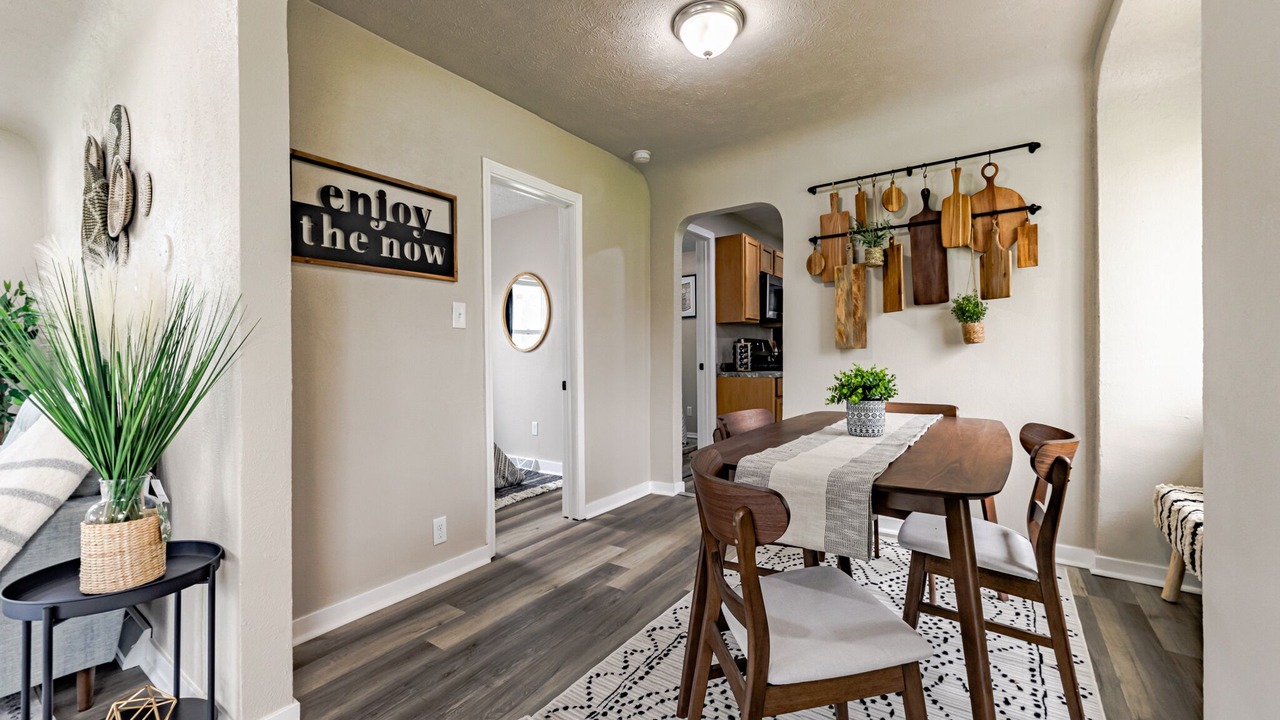 Photo of Livingroom in Lansing