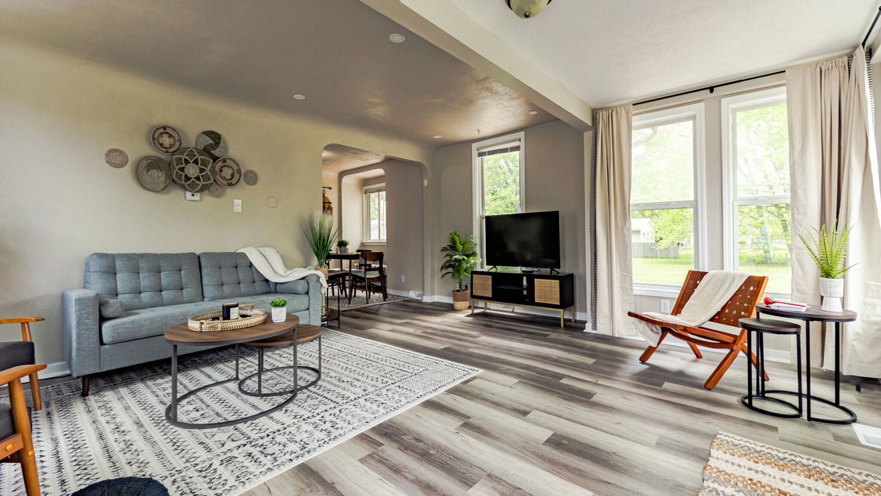 Photo of Livingroom in Lansing